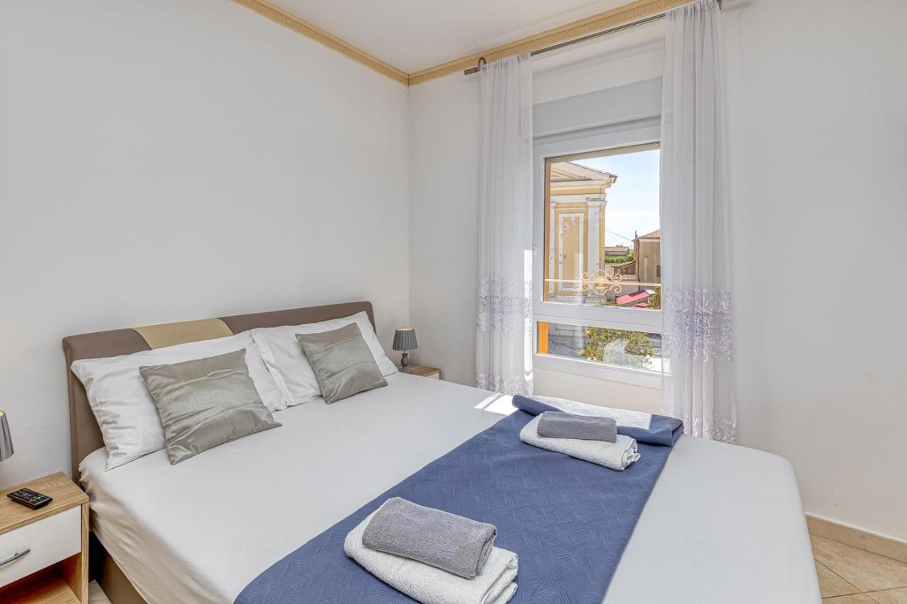 Rooms On Liberty Square Poreč Exterior foto